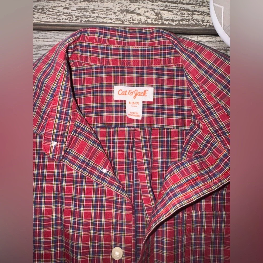 Boys Button Down Collared Long Sleeved Holiday Plaid Shirt, Sz 6-7